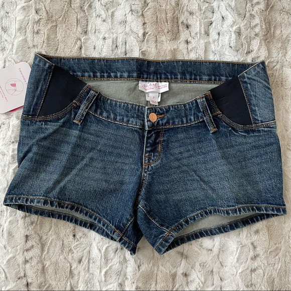 NWT Ingrid Isabel maternity jean shorts - Picture 1 of 2